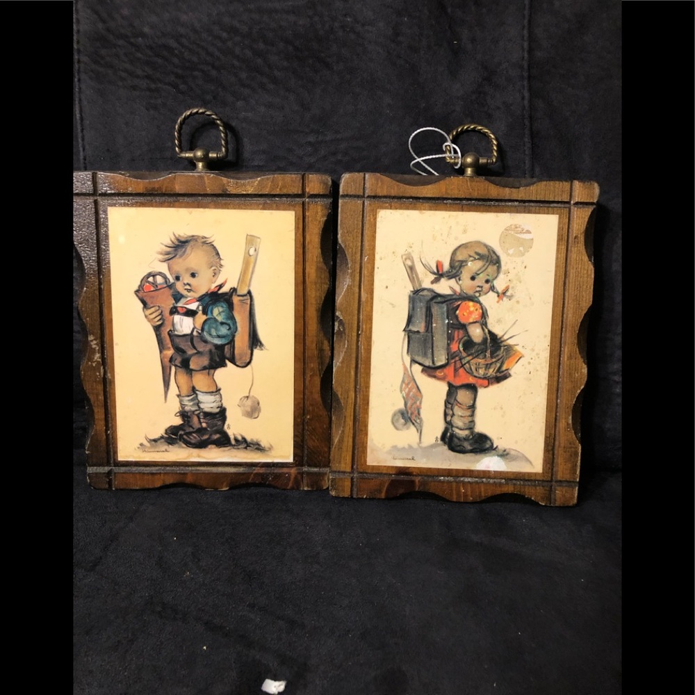 Two vintage Goebel wall plaque